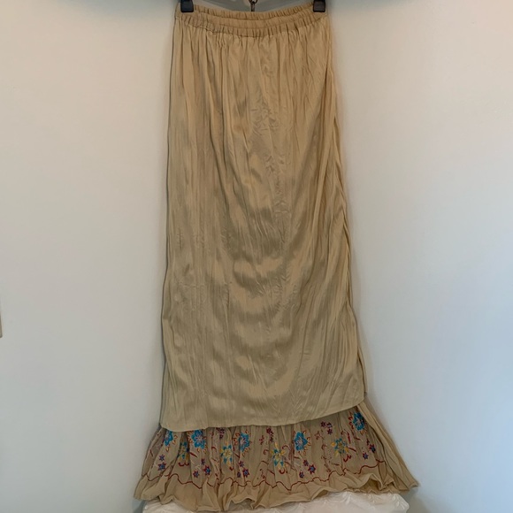 Embroidered Boho Crinkle Maxi Skirt - Picture 7 of 7